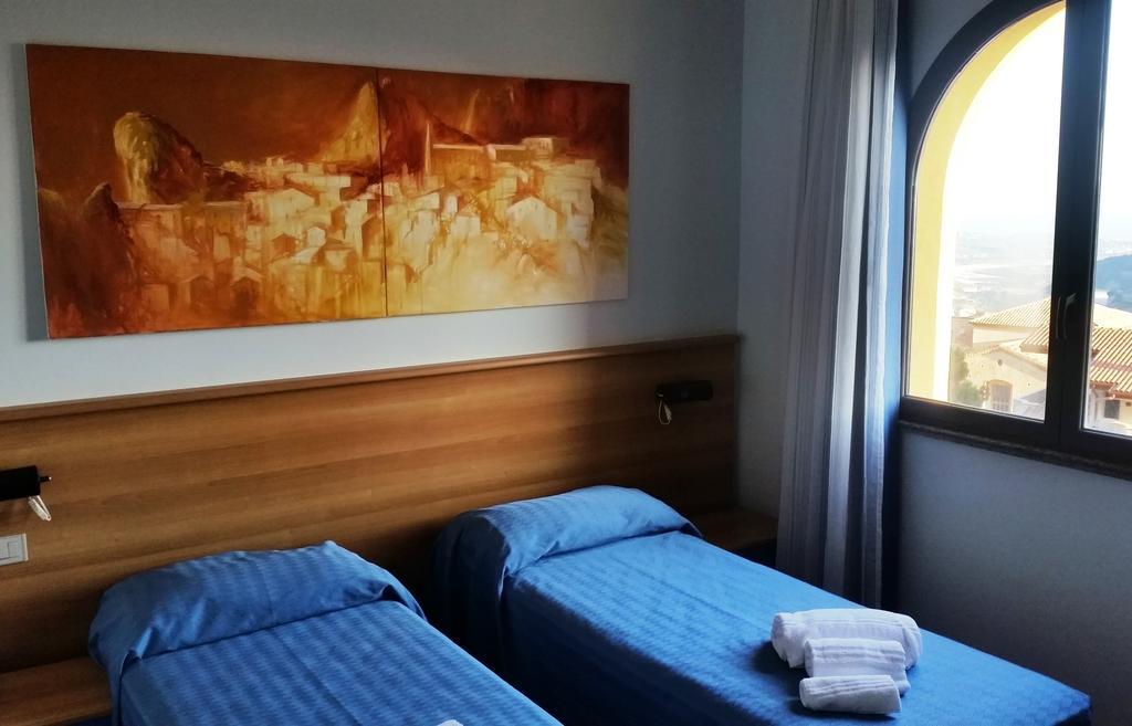Hotel Citta Del Sole Stilo الغرفة الصورة